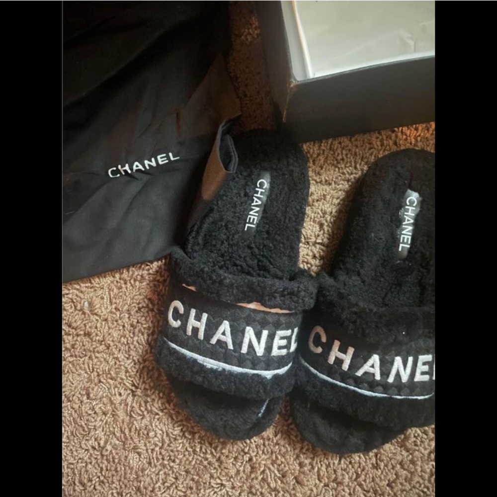 Chanel Slides